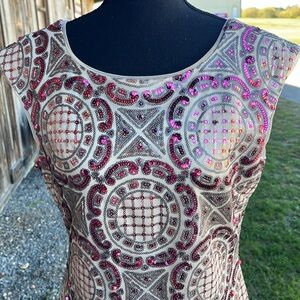 Nicole Miller New York size 8 party dress pink sequins Geometric design